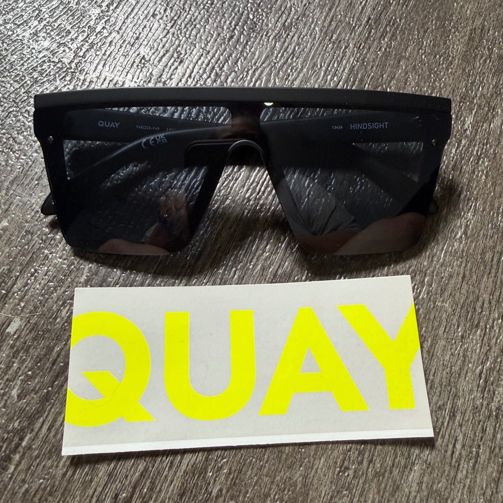 Quay Hindsight Sunglasses Women OS Black Oversized Shield Flat Top Matte 13436